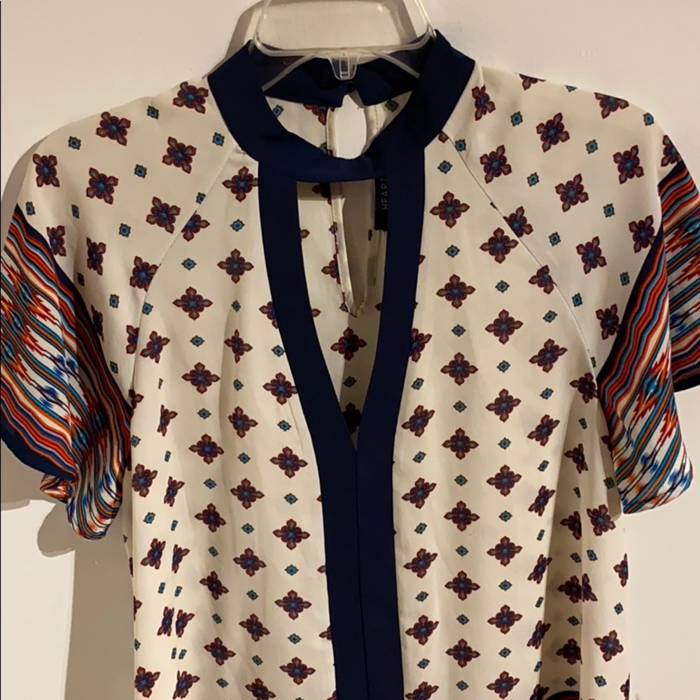patterned blouse - Picture 2 of 4